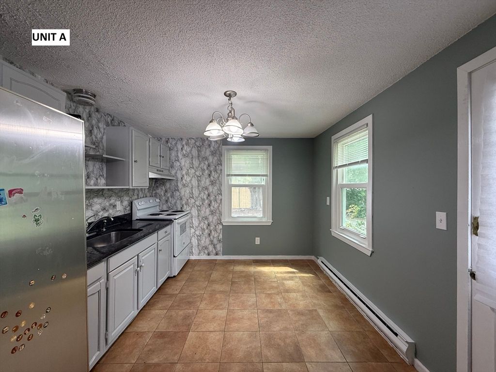 Chandelier, Interior, Kitchen, Marble Walls
