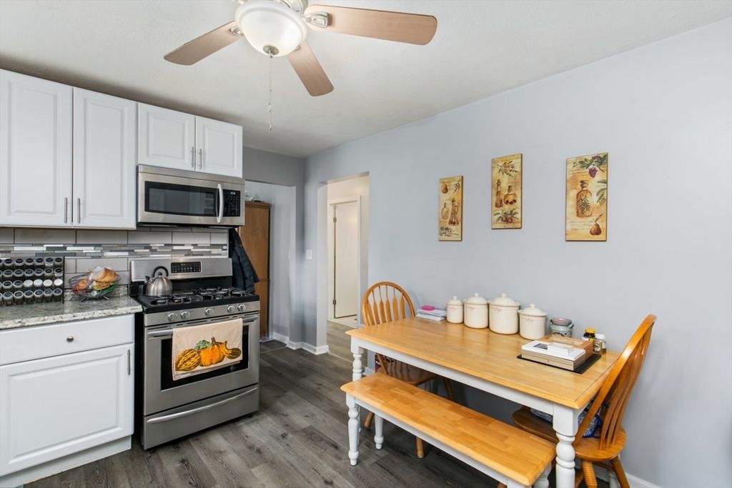 Dining room, Interior, Kitchen, Stainless Steel Appliances, Wood Texture Flooring