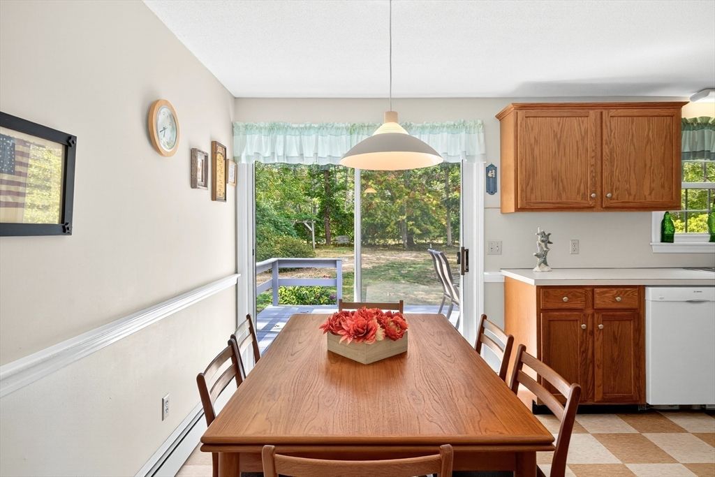 Dining room, Interior, Kitchen, Pendant Lights