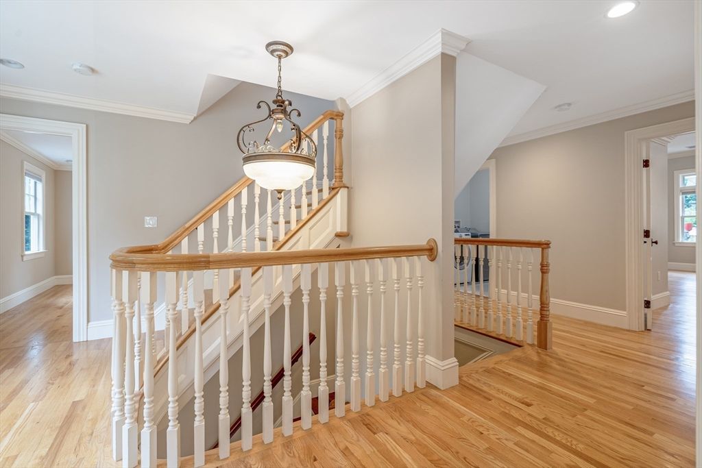 Interior, Pendant Lights, Recessed Lighting, Wood Texture Flooring
