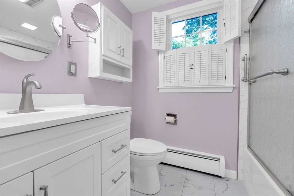 Bathroom, Interior, Marble, Recessed Lighting