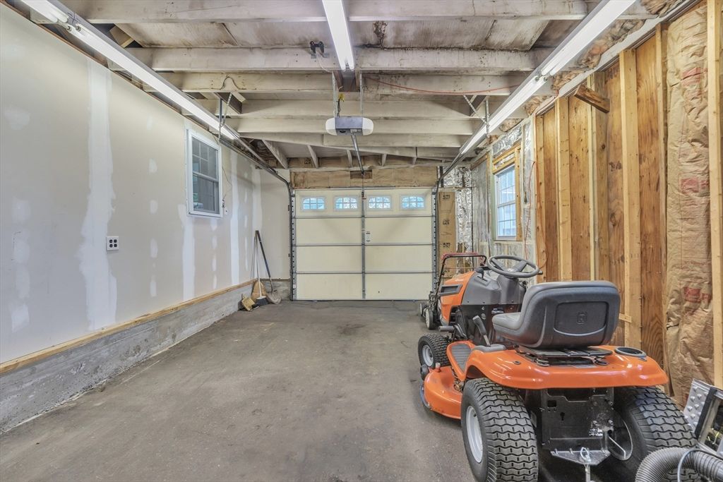 Garage, Interior, Wooden Walls