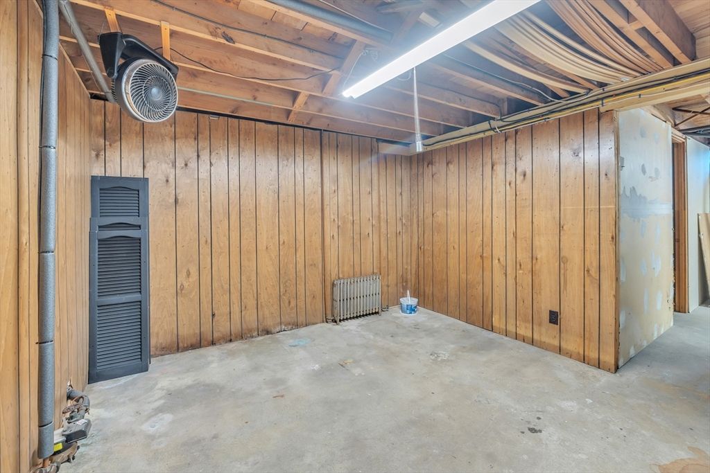 Interior, Wooden Beams, Wooden Walls