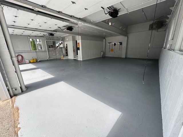 Garage, Interior