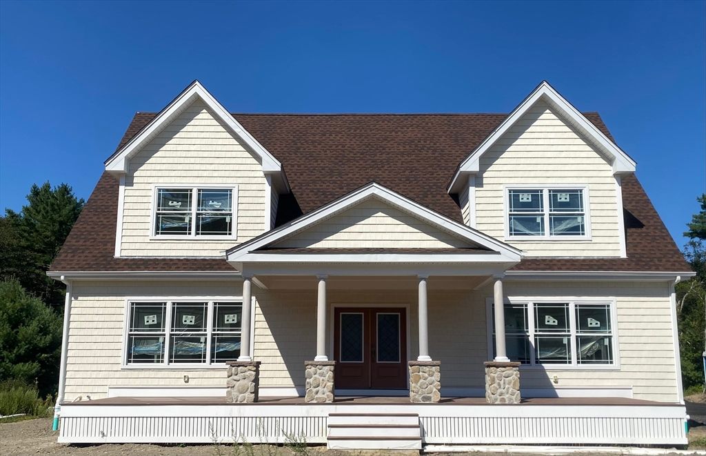 Exterior, Facade, Farmhouse