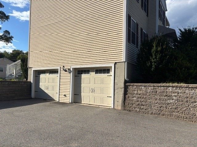 Detached Garage, Exterior
