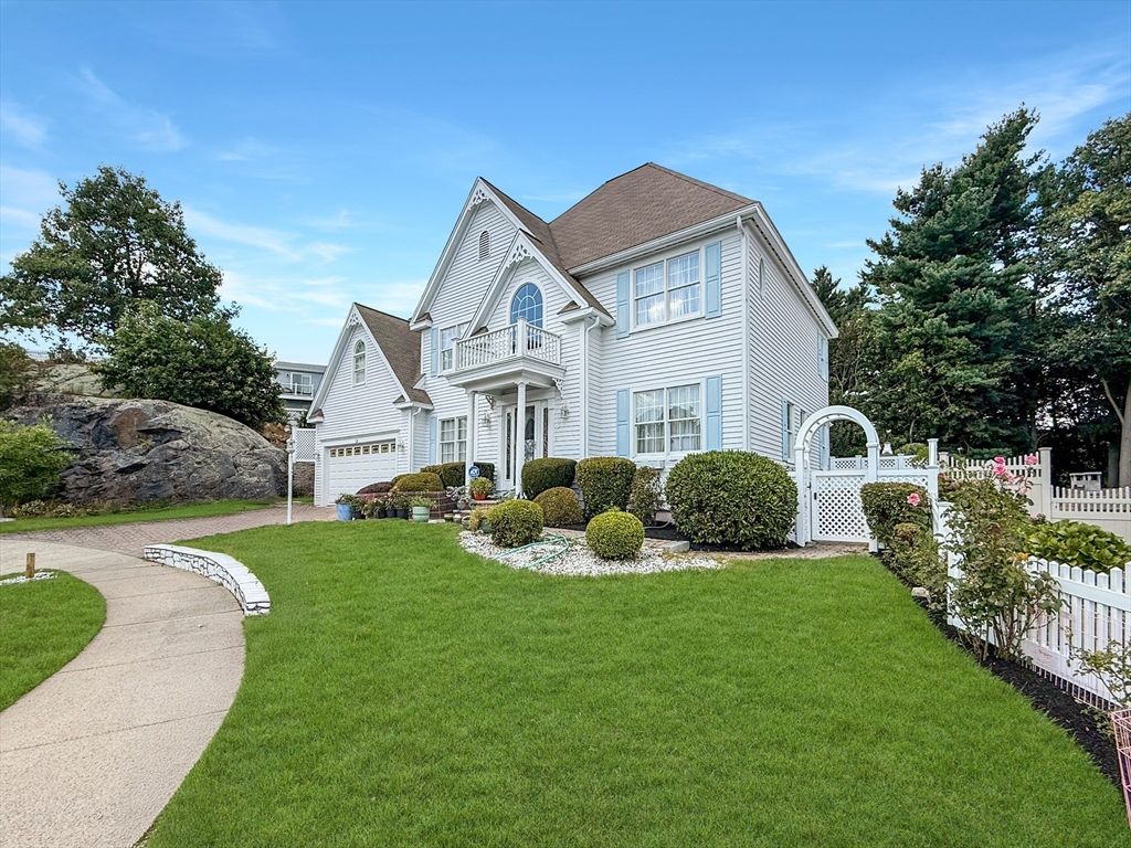 Attached, Backyard, Exterior, Facade, Queen Anne Victorian