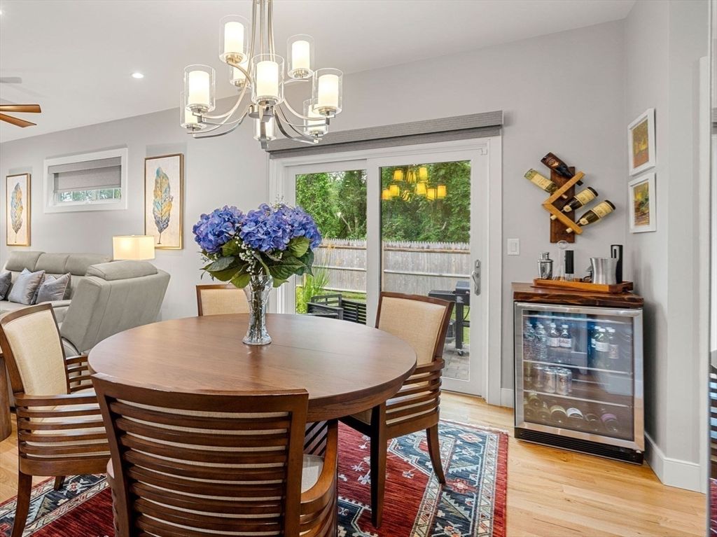 Chandelier, Dining room, Interior, Recessed Lighting, Wood Texture Flooring