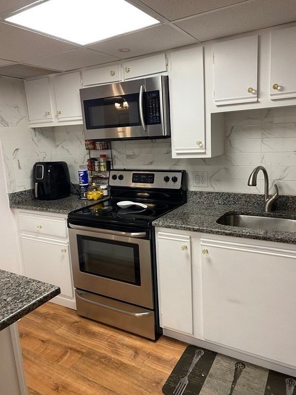 Interior, Kitchen, Marble Walls, Wood Texture Flooring