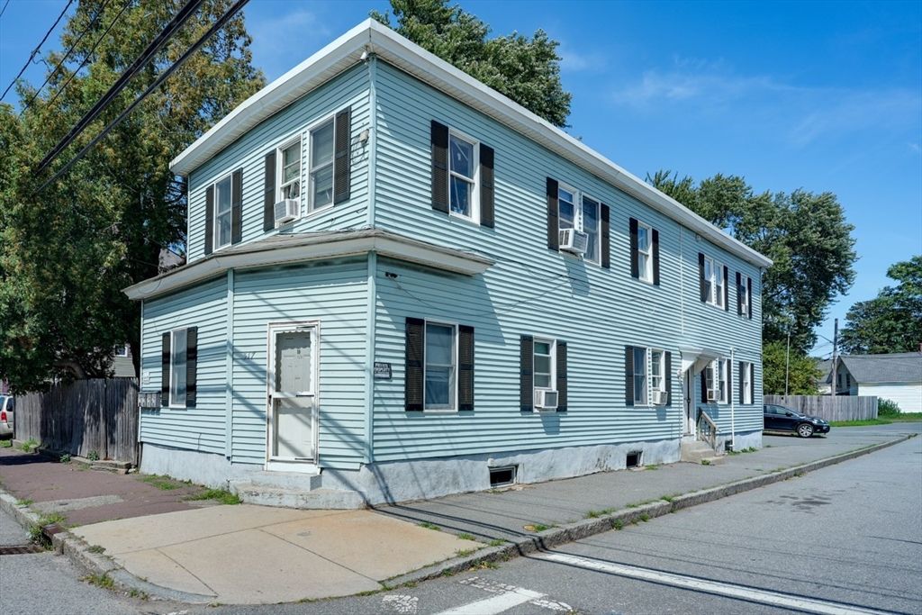 Exterior, Facade, Georgian