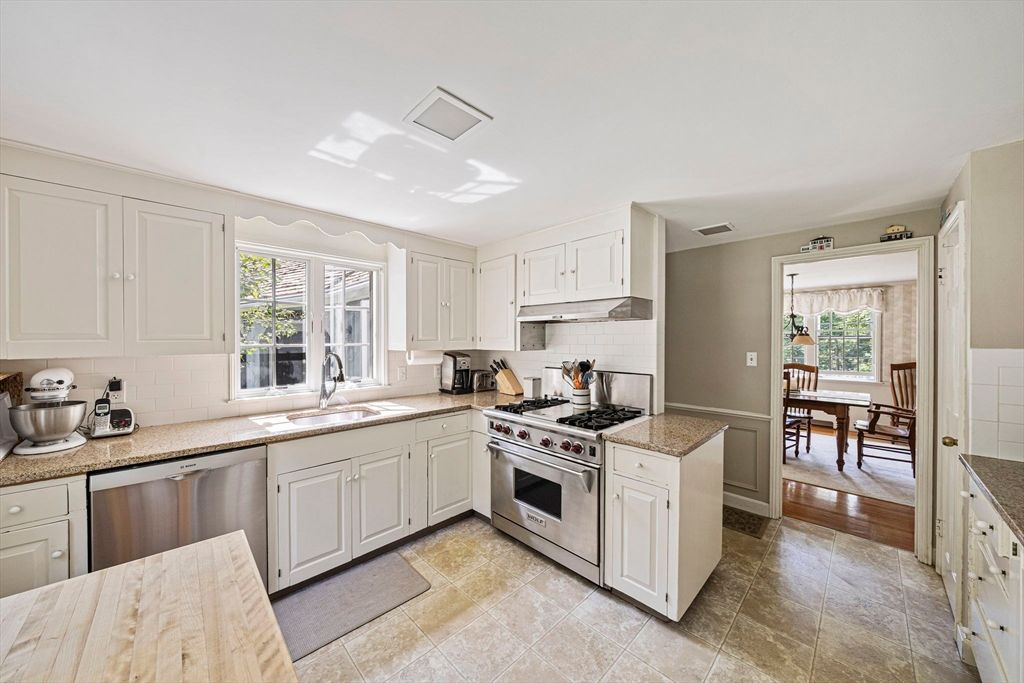 Dining room, Interior, Kitchen, Stainless Steel Appliances