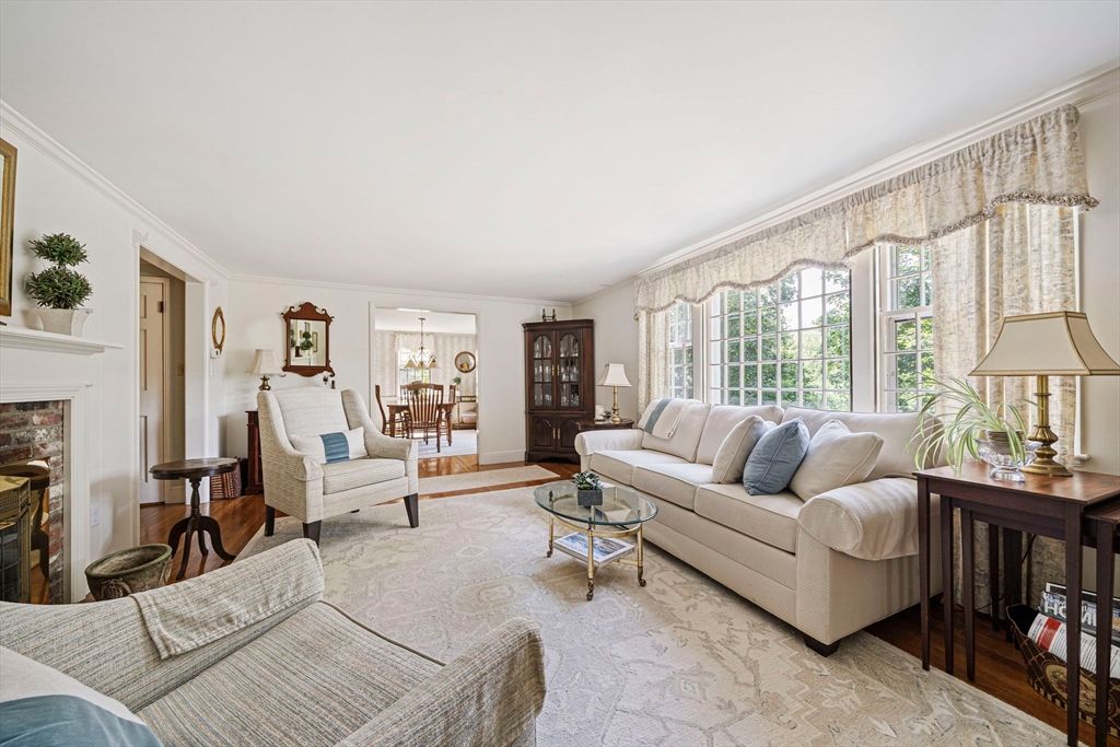 Chandelier, Dining room, Fireplace, Interior, Living room, Wood Texture Flooring
