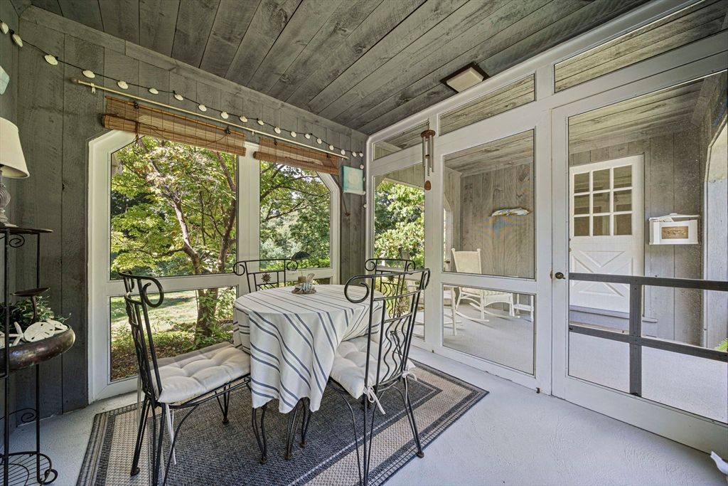 Dining room, Interior, Sun Room