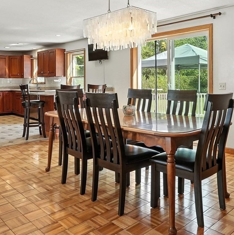Chandelier, Dining room, Interior, Kitchen, Recessed Lighting, Wood Texture Flooring