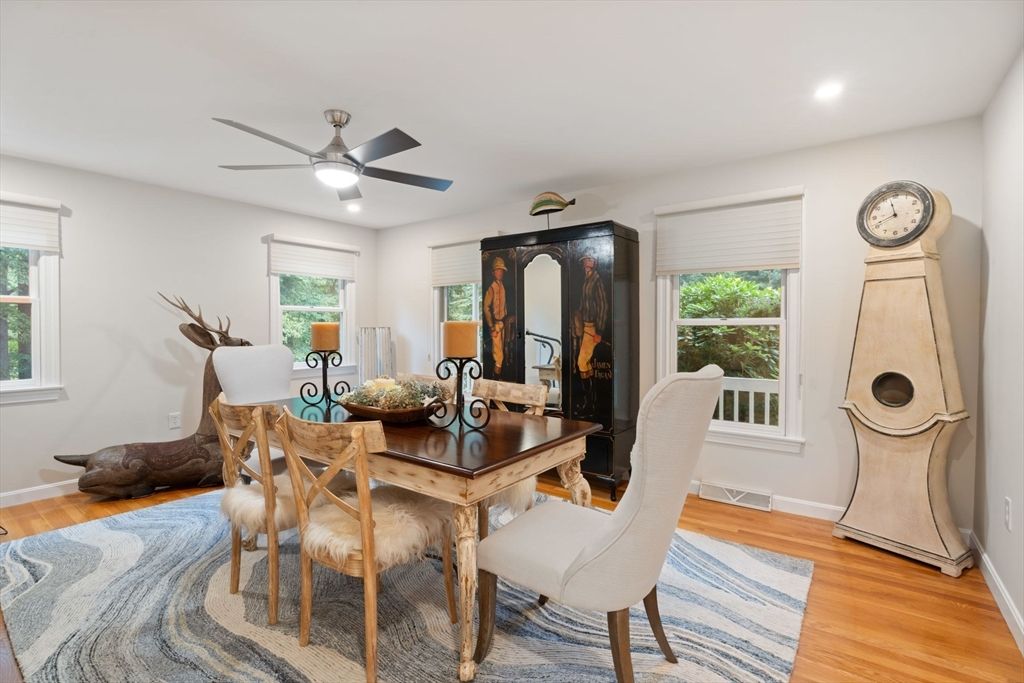 Dining room, Interior, Recessed Lighting, Wood Texture Flooring