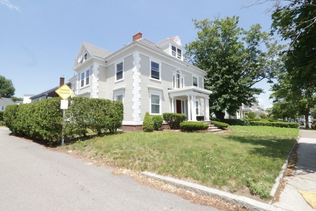 Backyard, Exterior, Facade, Queen Anne Victorian