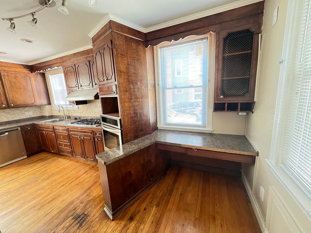 Interior, Kitchen, Stainless Steel Appliances, Wood Texture Flooring