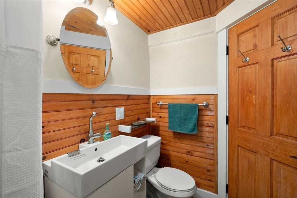 Bathroom, Interior, Wooden Ceilings, Wooden Walls