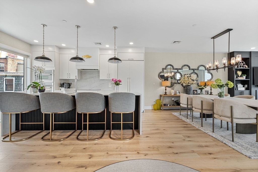 Chandelier, Dining room, Interior, Kitchen, Pendant Lights, Recessed Lighting, Wood Texture Flooring