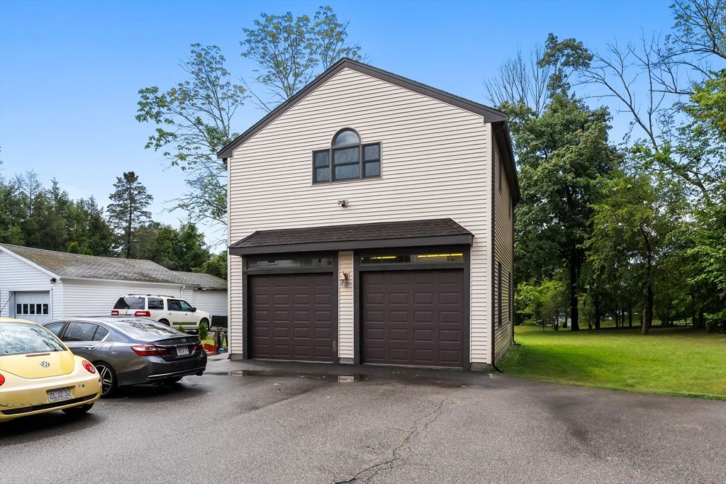 Detached Garage, Exterior