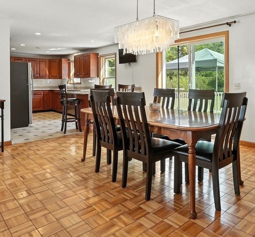 Chandelier, Dining room, Interior, Kitchen, Recessed Lighting, Wood Texture Flooring