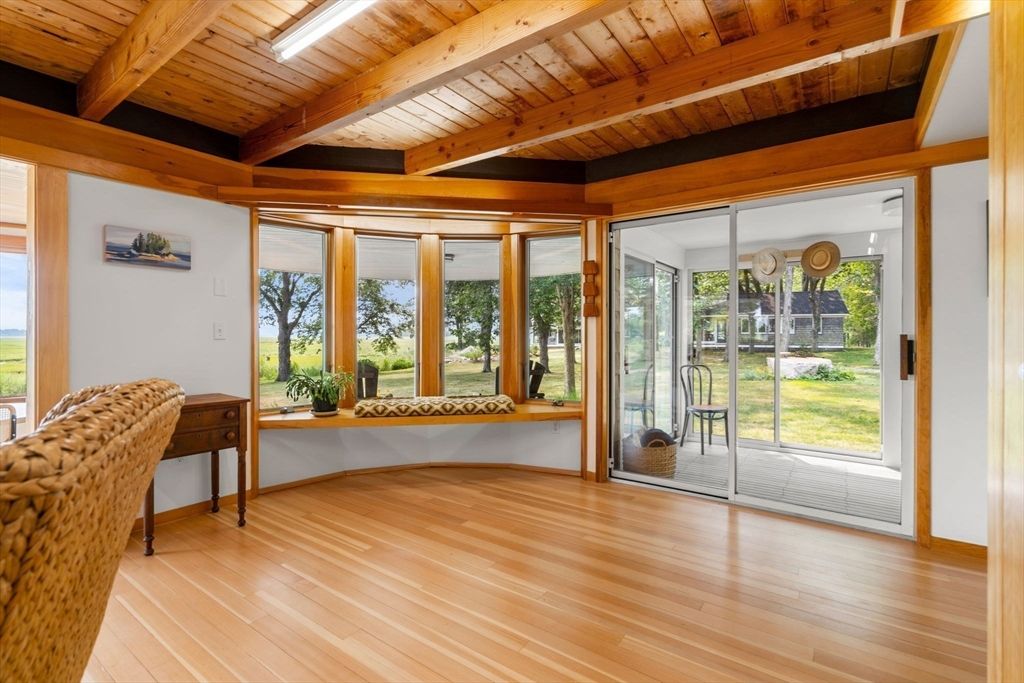 Empty room, Interior, Wooden Beams, Wooden Ceilings, Wood Texture Flooring