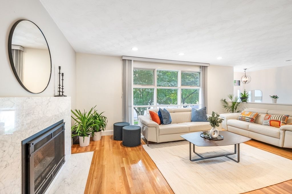 Fireplace, Interior, Living room, Pendant Lights, Recessed Lighting, Wood Texture Flooring