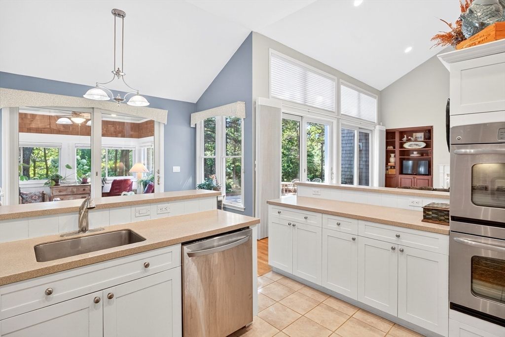 Interior, Kitchen, Pendant Lights, Recessed Lighting, Stainless Steel Appliances