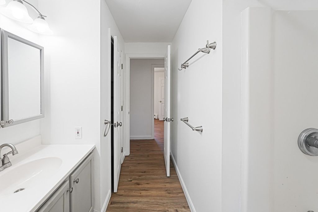 Bathroom, Interior, Wood Texture Flooring