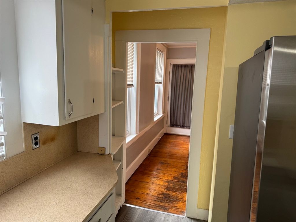 Interior, Stainless Steel Appliances, Wood Texture Flooring
