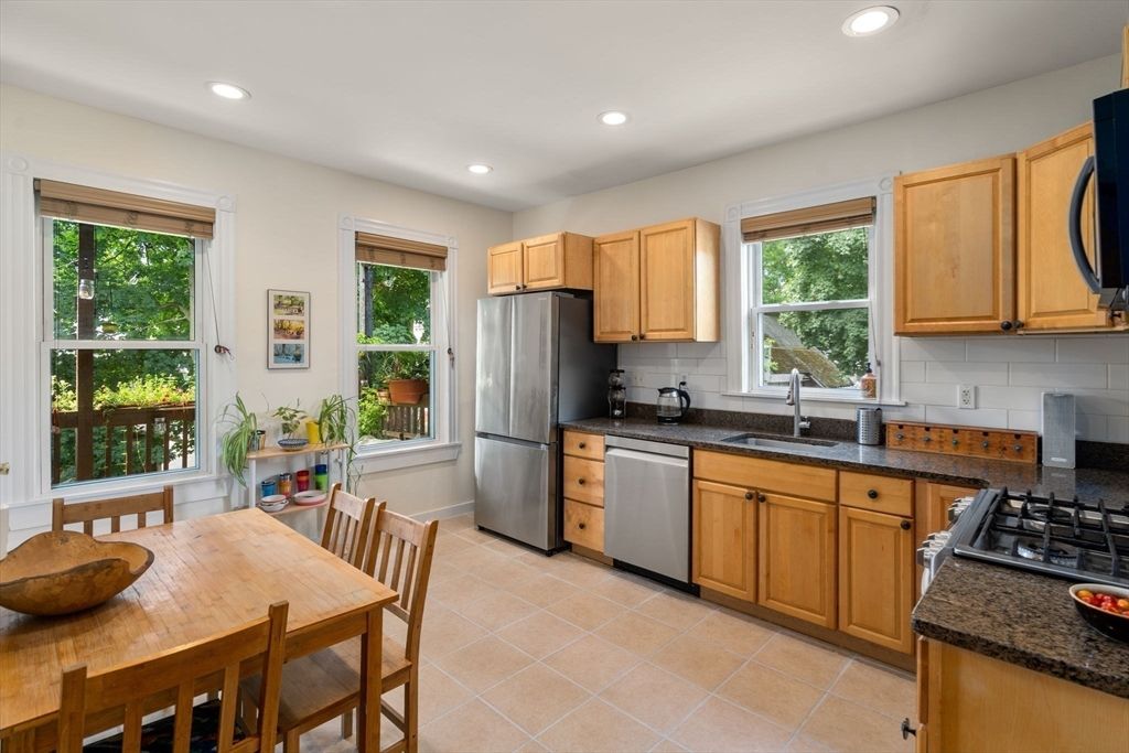 Dining room, Interior, Kitchen, Recessed Lighting