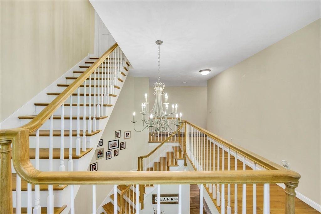 Chandelier, Interior