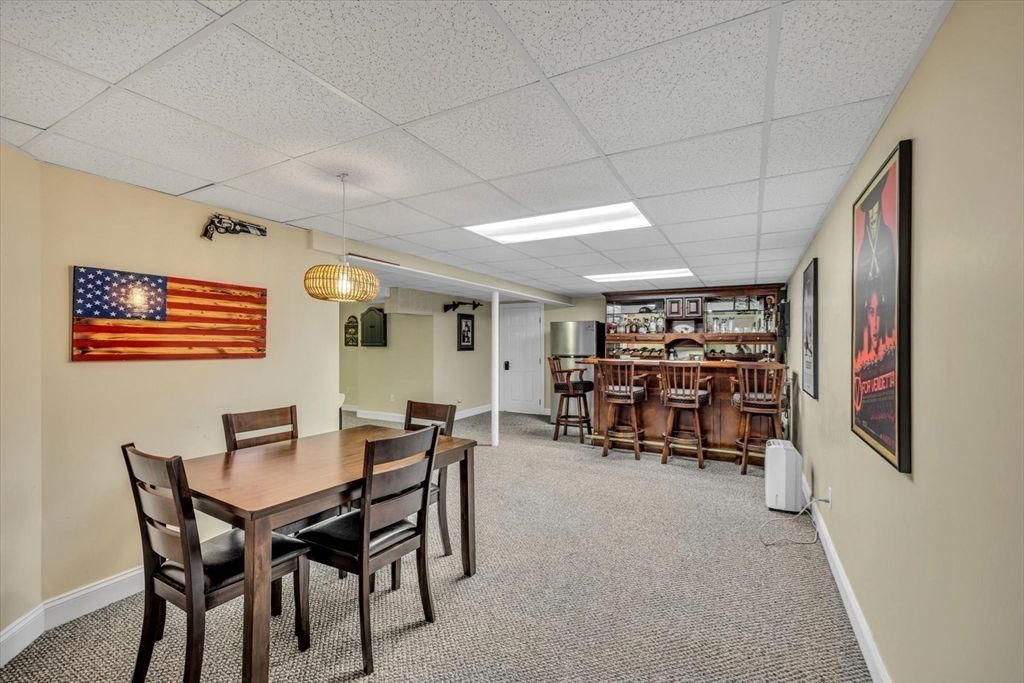 Dining room, Interior, Pendant Lights, Recessed Lighting