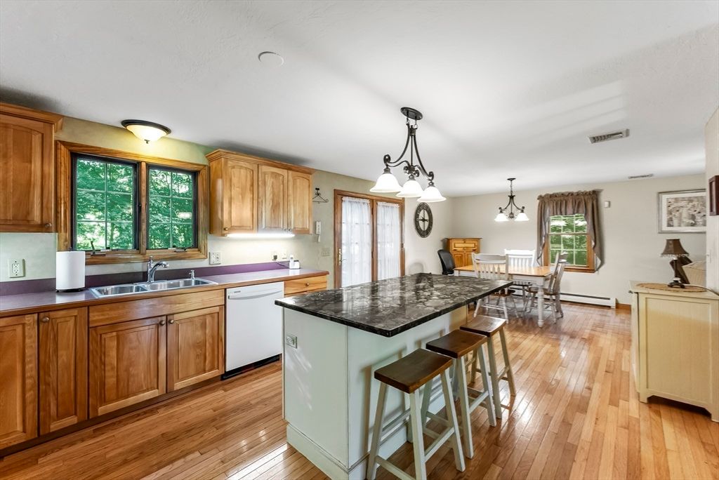 Chandelier, Dining room, Interior, Kitchen, Pendant Lights, Wood Texture Flooring