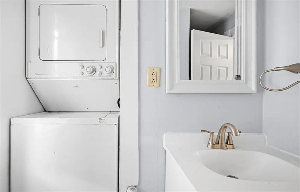 Interior, Utility Closets, Washer