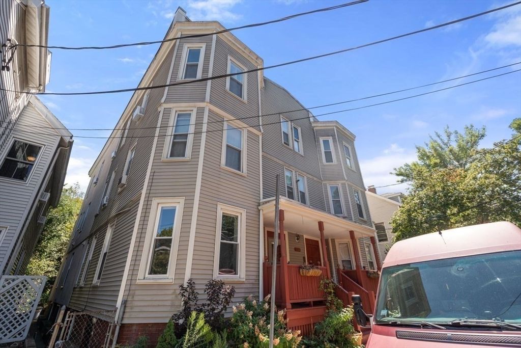 Exterior, Facade, Queen Anne Victorian