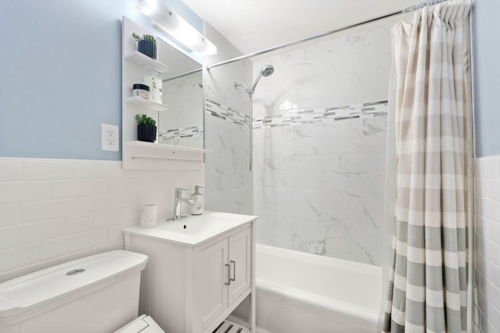 Bathroom, Interior, Marble Walls