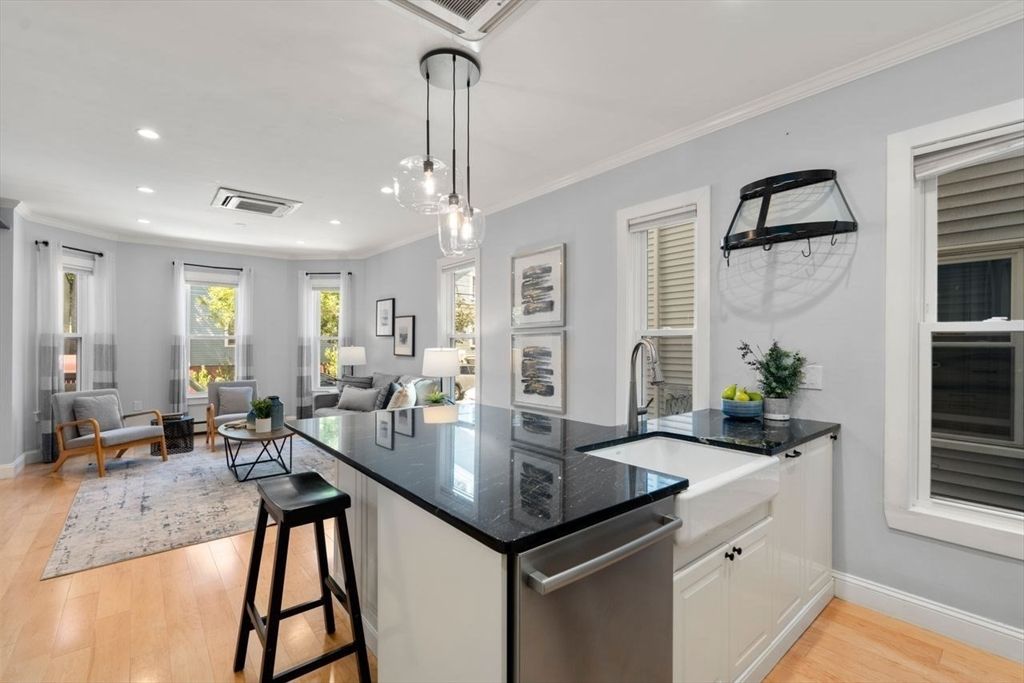 Interior, Kitchen, Living room, Pendant Lights, Recessed Lighting, Wood Texture Flooring