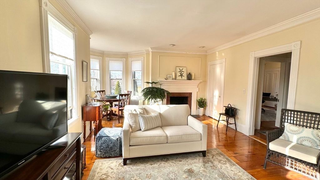 Dining room, Fireplace, Interior, Wood Texture Flooring