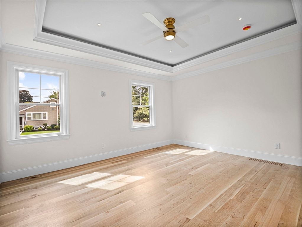Empty room, Interior, Recessed Lighting, Wood Texture Flooring