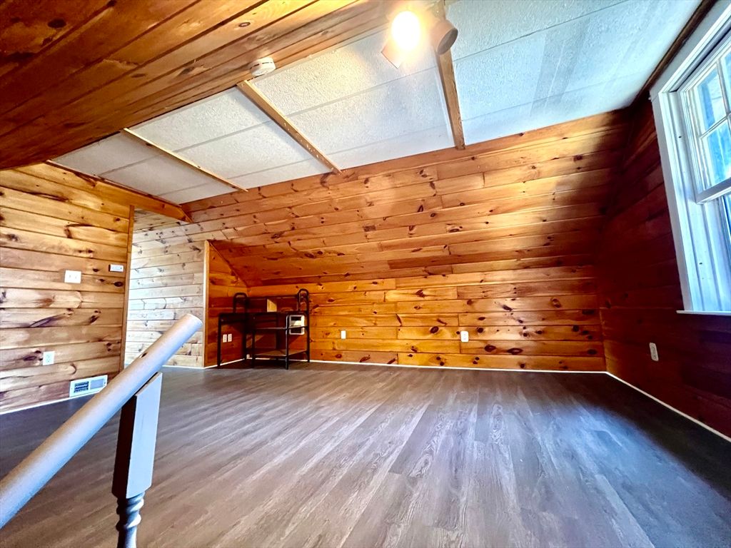 Empty room, Interior, Wood Texture Flooring, Wooden Walls