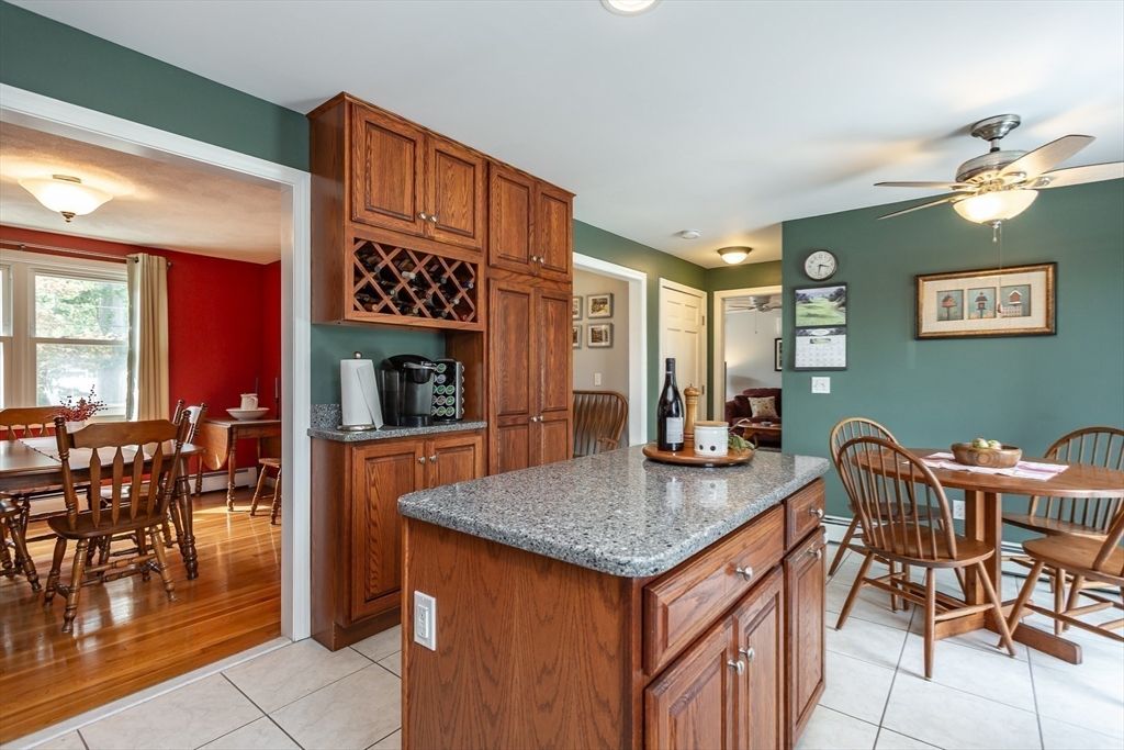 Dining room, Interior, Kitchen, Recessed Lighting, Wood Texture Flooring