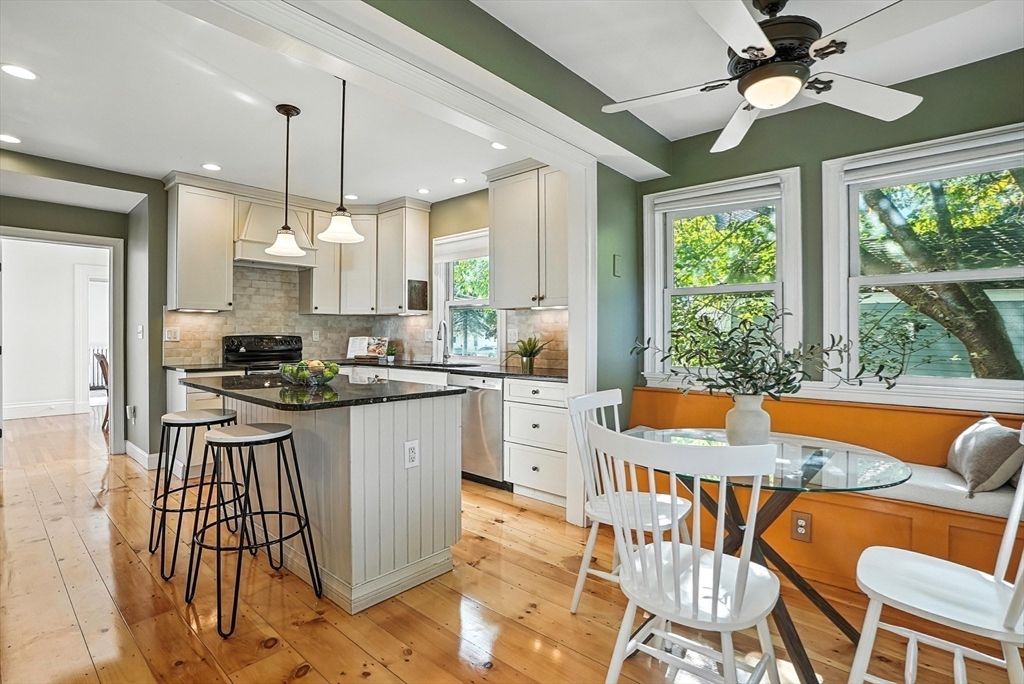 Dining room, Interior, Kitchen, Pendant Lights, Recessed Lighting, Stainless Steel Appliances, Wood Texture Flooring