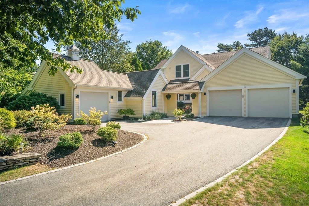 Attached, Exterior, Facade, Farmhouse