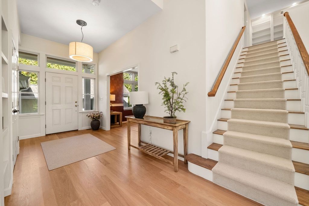 Interior, Pendant Lights, Wood Texture Flooring