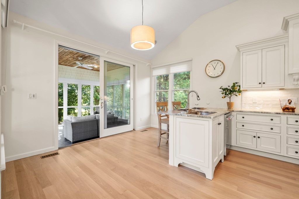 Interior, Kitchen, Pendant Lights, Wood Texture Flooring
