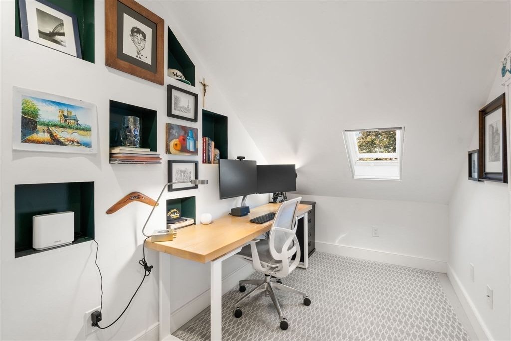 Home Office, Interior