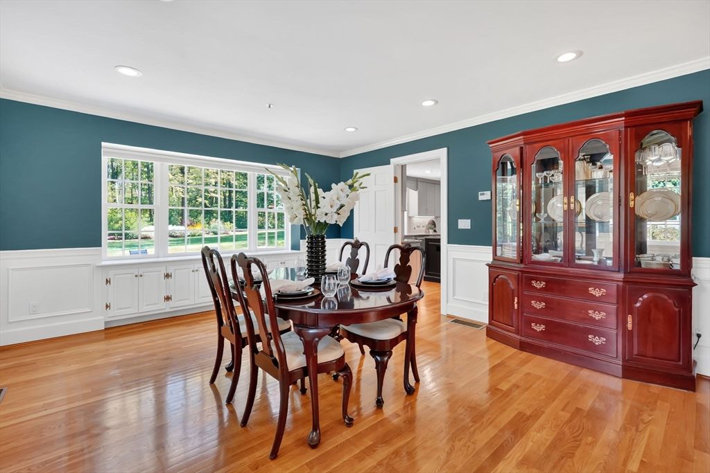 Dining room, Interior, Recessed Lighting, Wood Texture Flooring