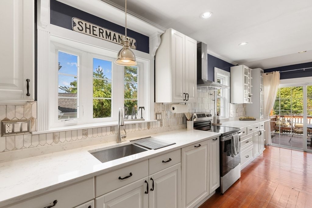 Interior, Kitchen, Pendant Lights, Recessed Lighting, Wood Texture Flooring