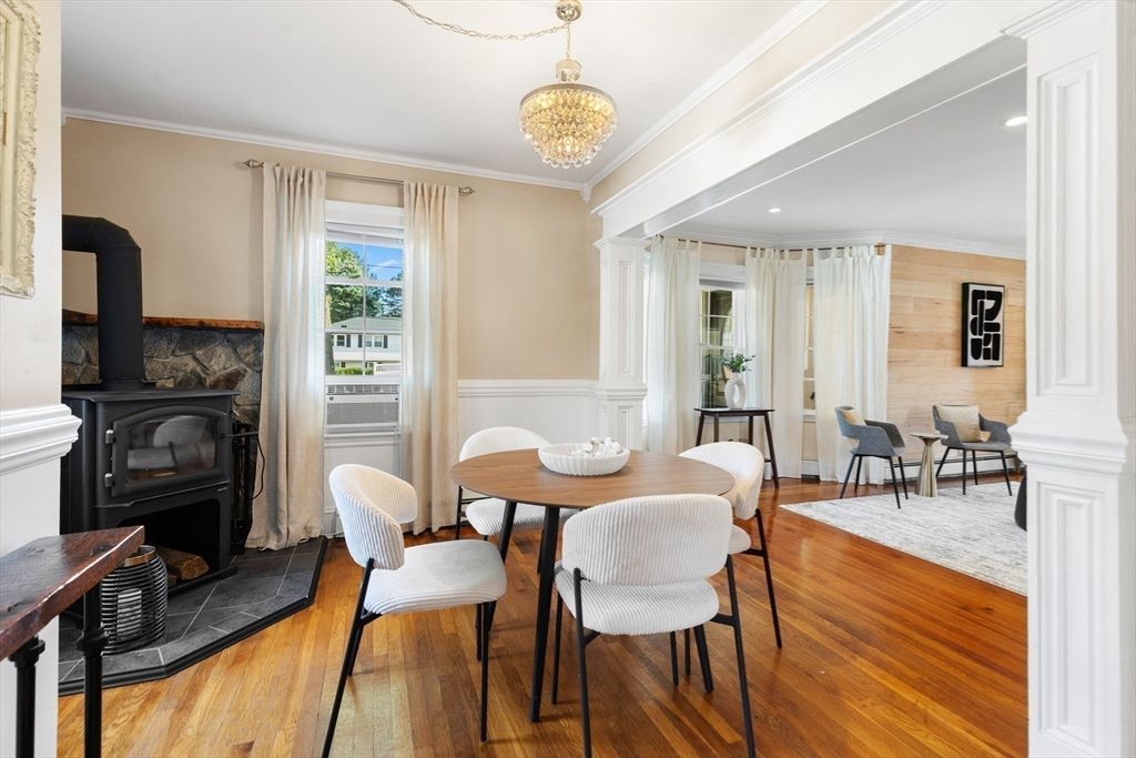 Chandelier, Dining room, Fireplace, Interior, Recessed Lighting, Wood Texture Flooring